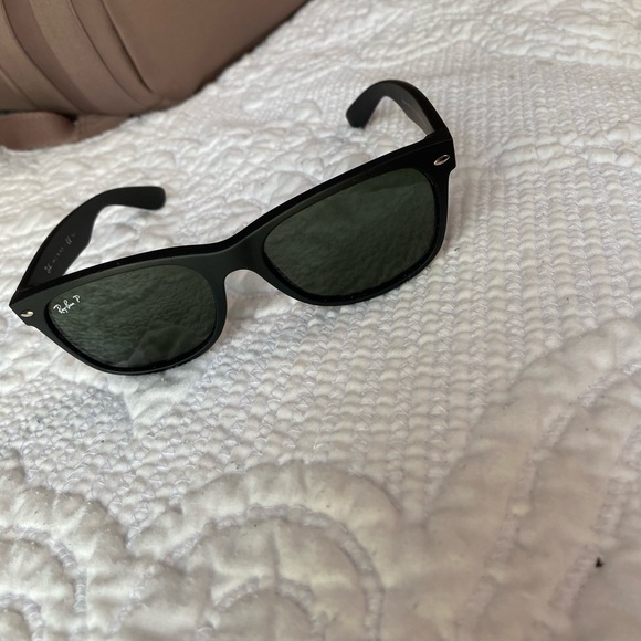 Polarized ray-bans